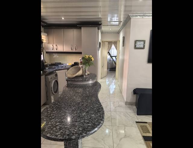 2 BEDROOM TOWNHOUSE FOR SALE IN BELLAIR